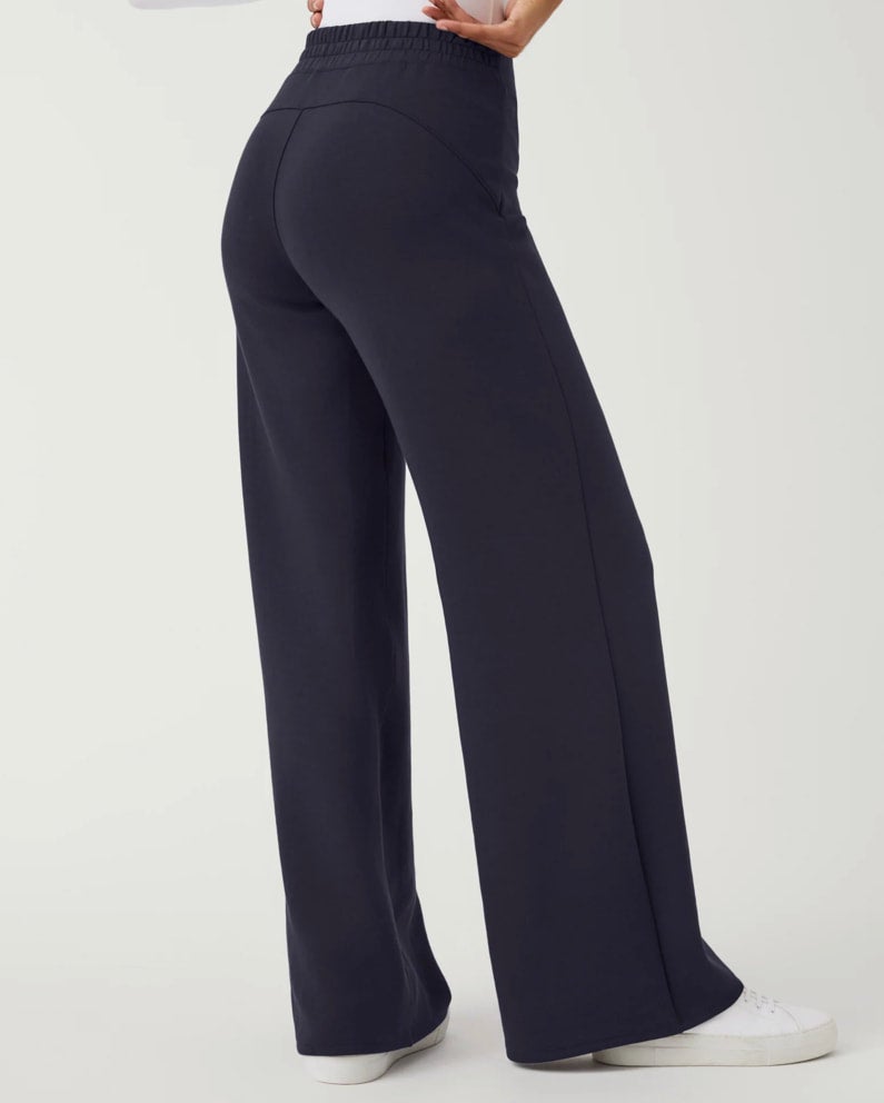 Large NAVY NWT SPANX AIR Essentials Tapered Pant Size Large ***SOLD OUT****
